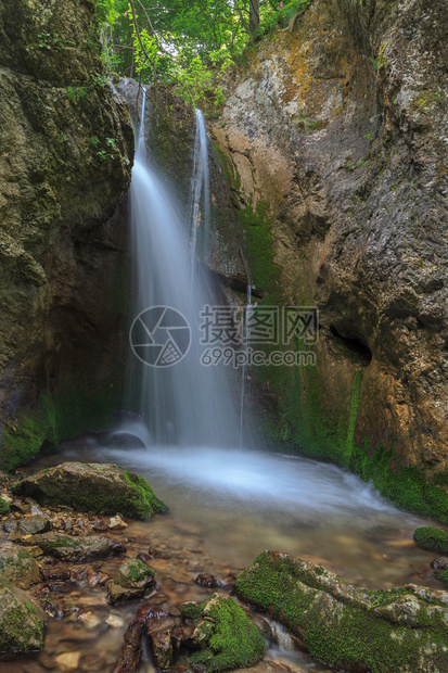 大山深处的河流自然构成图片