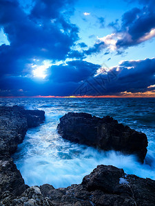 日落时的天空和大海自然海景图片