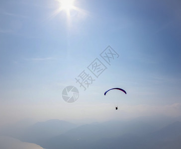 阿尔卑斯山上空图片