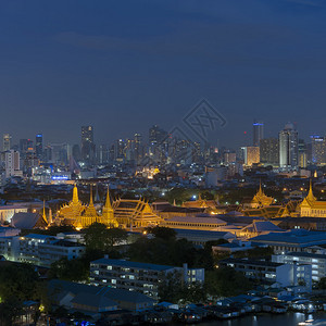 晚上在曼谷的泰国大皇宫图片