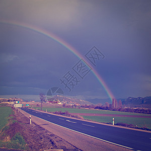 西班牙雨天比利牛斯山彩虹Insta图片