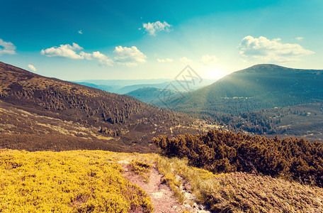 乡村高山风景的美景图片