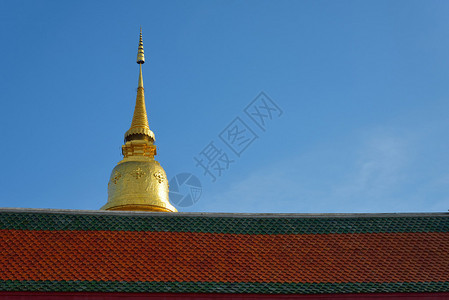 泰国南奔府哈里朋猜寺的泰国北部金塔建筑图片