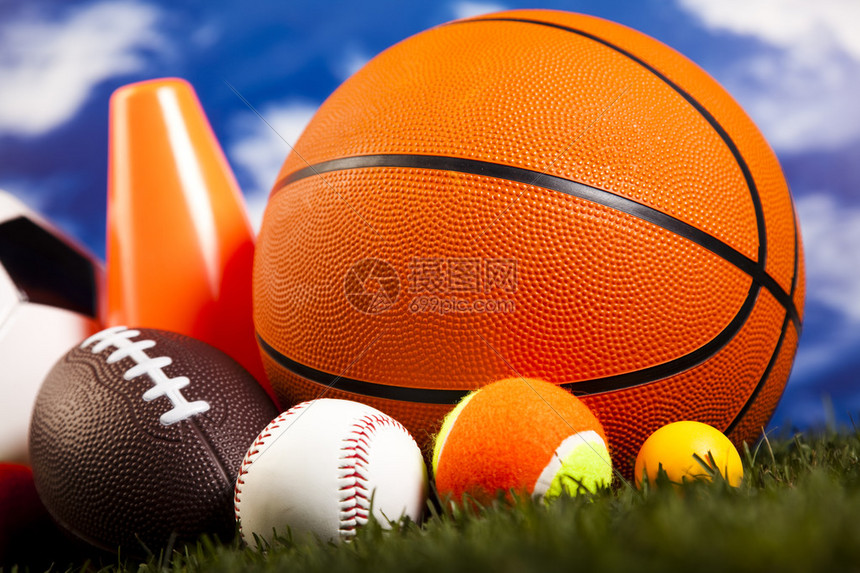 球天下体育带你深度解读欧洲五大联赛最新战况与球星表现