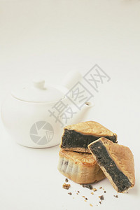 节日月饼和热茶图片
