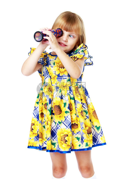 可爱的小女孩穿着黄色连衣裙图片