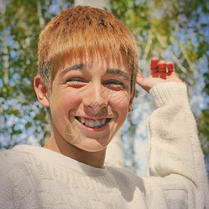 秋天公园快乐的少年青少图片