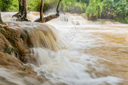 LuangPraprabang的瀑布是广西在动荡的图片