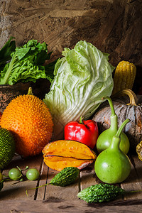 蔬菜和水果作为烹饪的原料图片