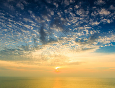 海上日落美丽的海图片