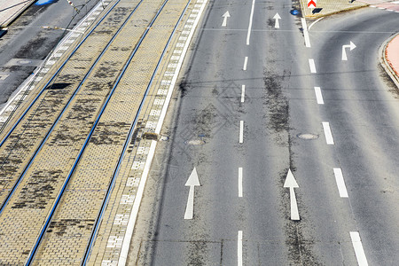 科隆街道和街铁路车轨图片