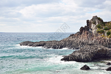 济州岛中门玄武岩柱状节理海岸图片