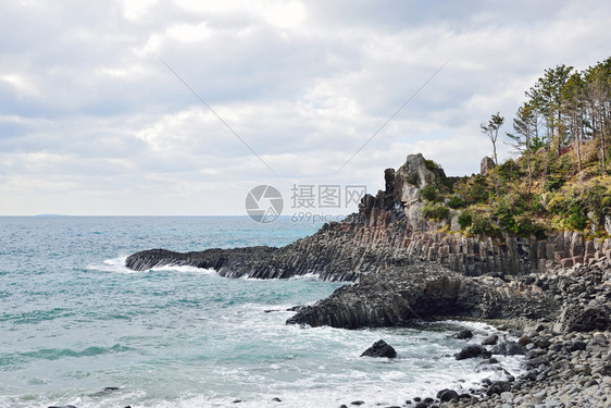 济州岛中门玄武岩柱状节理海岸图片