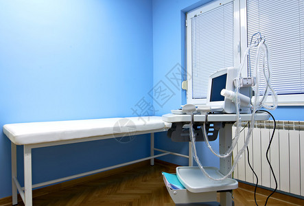 带医用超声诊断设备的室内房间图片