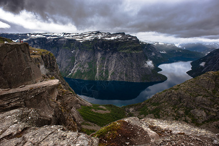 挪威Ringedalsvatnet湖奥达的Trolltun图片