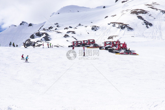 用于在奥地利KitzsteinhornKaprun滑雪胜地度假胜地山上滑坡图片