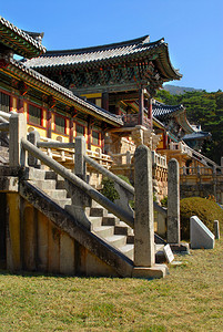 典型的亚洲寺庙或宫殿建筑图片
