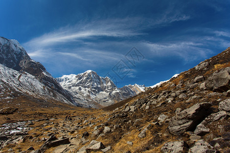 AnnapurnaI在日出时从尼泊尔的AnnapurnaBaseCam图片