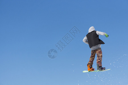 公园的滑雪者图片