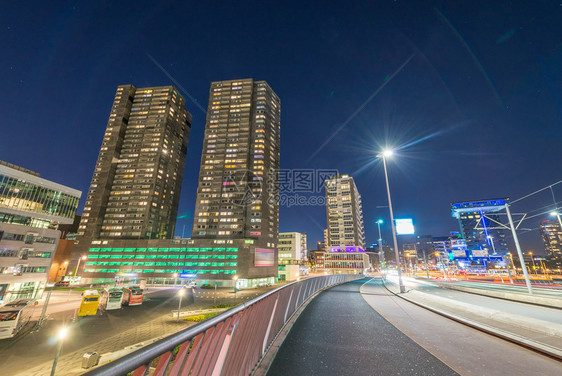 荷兰鹿特丹夜景图片