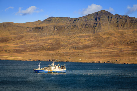 冰岛东部Seydisfjordur峡图片