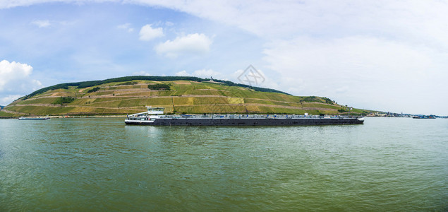 德国宾根的莱茵河上的货轮宾根的莱茵谷是通往阿姆斯特丹的图片