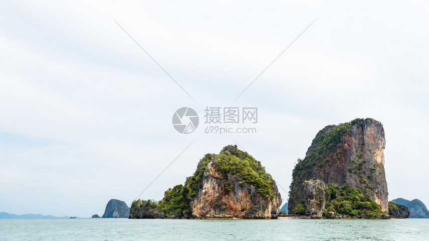 夏季在KhaoTapu或泰国AoPhangNgaBay公园JamesBondIsland的美丽的风景海和天空图片