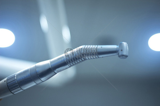 牙科诊断牙医钻头和清洁工具图片