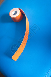 Phisiotape物理疗法的彩色胶带绷图片