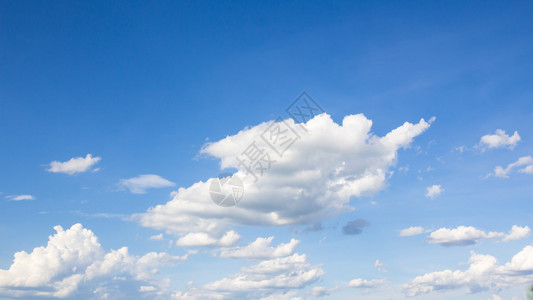 大白云和蓝天图片