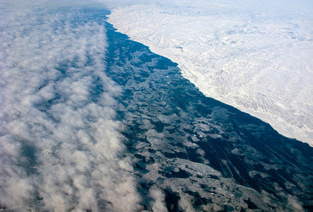 格陵兰充满海洋的云雾海岸图片