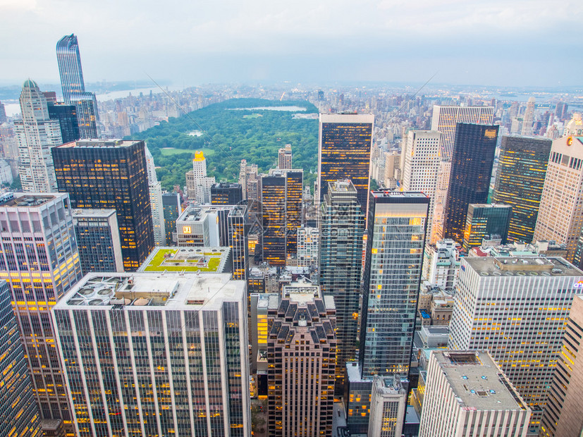 纽约尼克斯精彩片段展现球队高光时刻与团队协作魅力