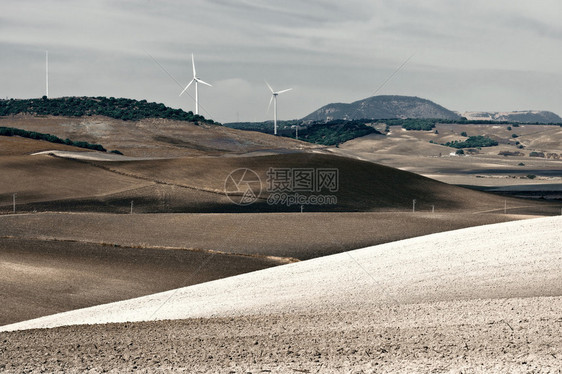 西班牙现代风力涡轮发电能源图片
