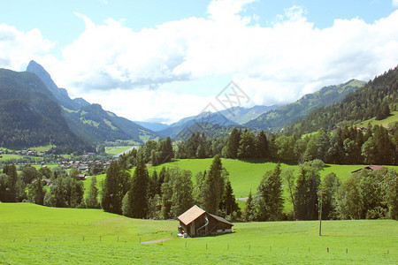 瑞士乡村高山景观的美丽景色图片