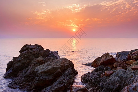 夕阳的天空海的风景图片