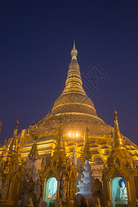 缅甸仰光市著名的ShwedagonPaya塔图片