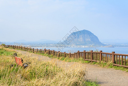 在韩国济州岛的桑加山课程中图片