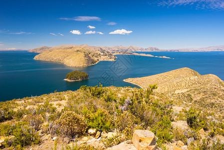 从太阳岛到壮丽的喀湖上的扬普帕塔半岛全景图片