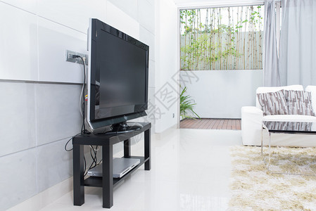 带电视和沙发的现代客厅图片