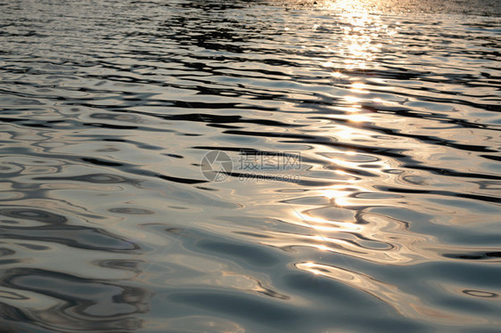 水湖质感夕阳图片