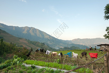 广西省瑶族村外背景图片