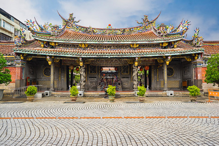 北大龙洞宝安寺背景图片