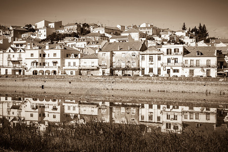 葡萄牙萨多河附近的阿尔卡塞尔杜萨尔市的观测图片