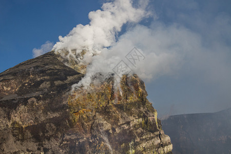 Etna火山爆发的惊人现象图片