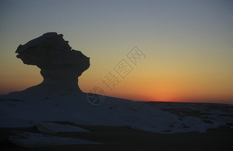 北非埃及利比亚或西部沙漠法拉夫村附近白色沙漠图片