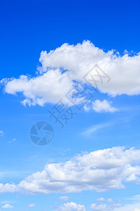 蓝天上的云彩图片