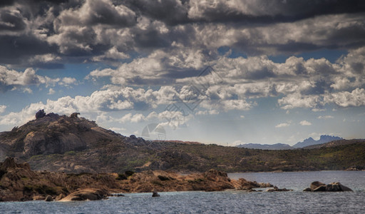 意大利Sardinia地貌景观岩石帕罗lamad图片