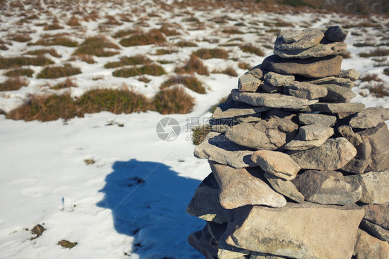 石头折叠成山的方向图片