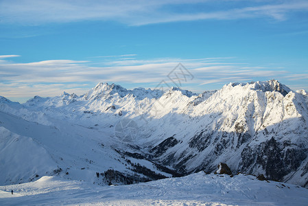 上午在奥地利的滑雪度假胜地图片
