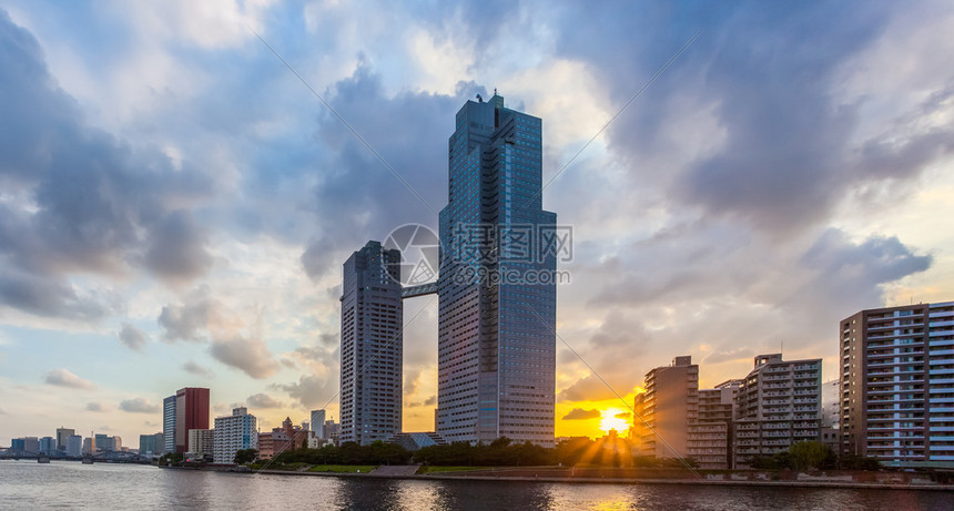 暮色中的东京海滨城市全景高清图片下载-正版图片507271903-摄图网